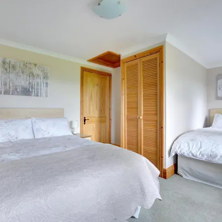 Weavers View Holiday home Cowling