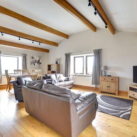 Weavers View Holiday home Cowling