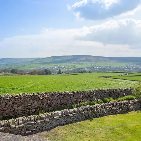 Holiday home Weavers View Cowling