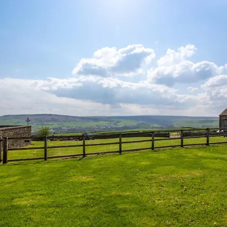 Holiday home Weavers View Cowling