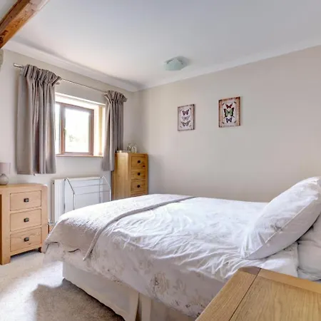 Holiday home Weavers View *