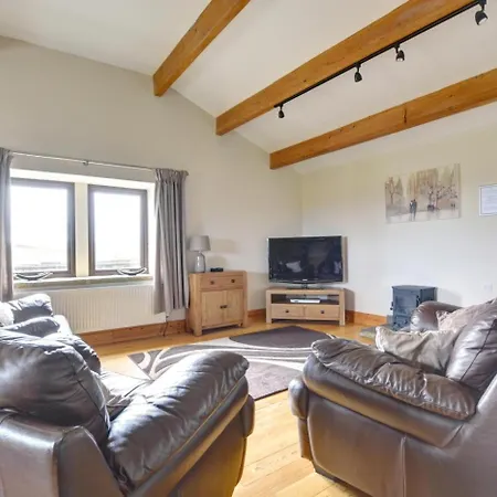 بيت للعطل 2 Bed In Oc-ds238 *