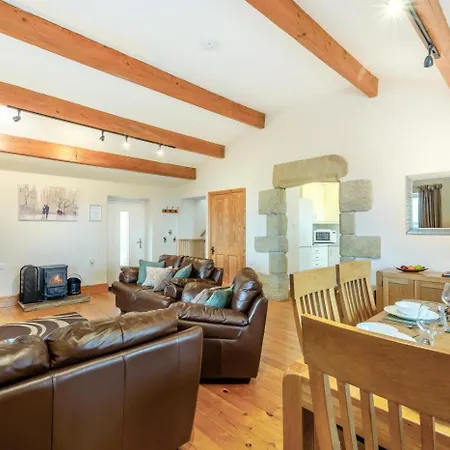 2 Bed In Oc-ds238 Cowling