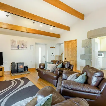 بيت للعطل 2 Bed In Oc-ds238 *
