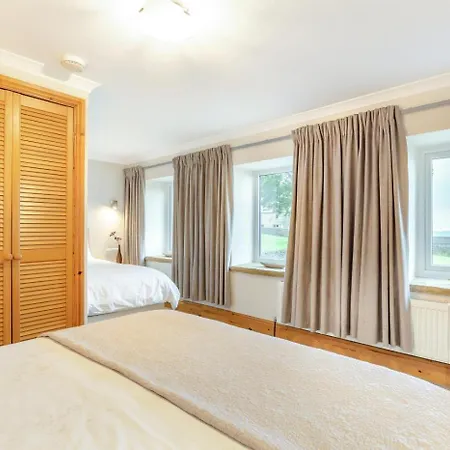 بيت للعطل 2 Bed In Oc-ds238