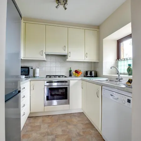 2 Bed In Oc-ds238 * Cowling